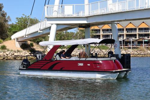 Carousel 3 of KinOcean 27ft Sport Tri-Toon 