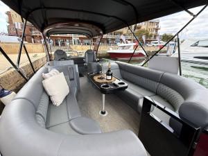 KinOcean 27ft Sport Tri-Toon 