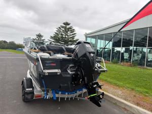 Quintrex 430 Fishabout (NEW B65637)