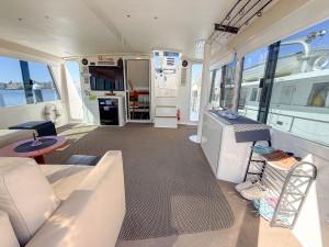 ​​​​​​​1998 Viking 60 Motor Yacht