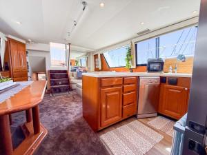 ​​​​​​​1998 Viking 60 Motor Yacht