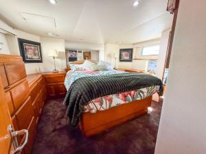 ​​​​​​​1998 Viking 60 Motor Yacht