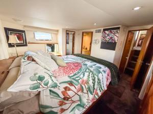 ​​​​​​​1998 Viking 60 Motor Yacht