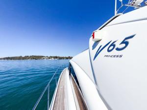 2004 Princess V65 Sports Cruiser