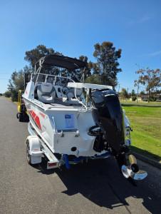 519 Searunner SE Stacer, 115hp Mercury four stroke Command thrust & 1400kg alloy drive on trailer