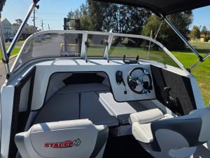 519 Searunner SE Stacer, 115hp Mercury four stroke Command thrust & 1400kg alloy drive on trailer