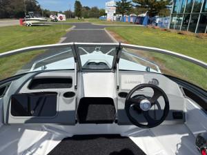 Quintrex 430 Fishabout (NEW B65711)