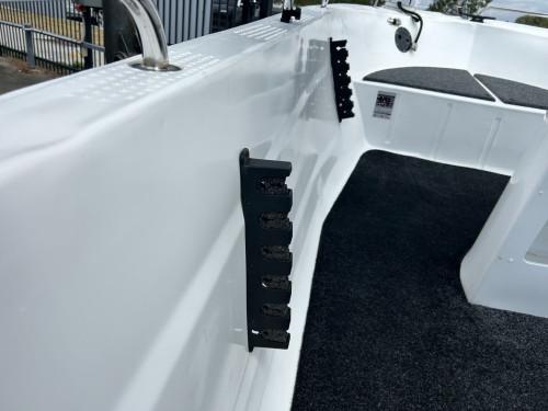 Carousel 3 of POLYCRAFT 450 DRIFTER CENTRE CONSOLE WITH YAMAHA 60HP FOURSTROKE - I'M SOLD!