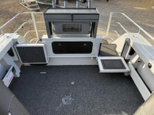 Formosa 595 Centre Cab Pro Deck