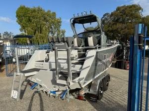 Formosa 595 Centre Cab Pro Deck