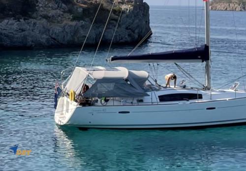 Carousel 2 of Beneteau Oceanis 40