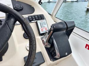 2000 Cruisers Yachts 3375 Express