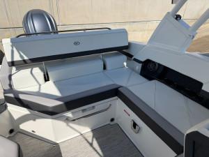 2023 Cobalt R4 Outboard