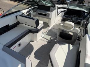2023 Cobalt R4 Outboard