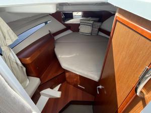 2012 BENETEAU ANTARES 8.80 OUTBOARD