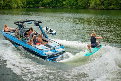 Carousel 3 of Malibu Wakesetter 23LSV