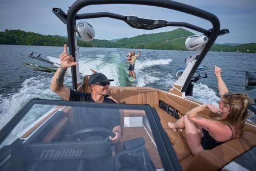 Malibu Wakesetter 21LX