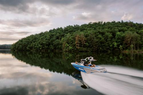 Carousel 2 of Malibu Wakesetter 20VTX