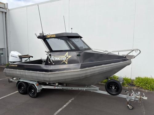 Carousel 2 of Senator 585HT, Honda 150HP Outboard on Trailer
