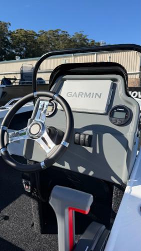 Carousel 3 of QUINTREX 481 TOP ENDER PRO POWERED BY A YAMAHA VF90LB VMAX SHO OUTBOARD ON A QUINTREX ALUMINIUM I-BEAM 1298 TRAILER - 387442