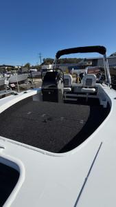 QUINTREX 481 TOP ENDER PRO POWERED BY A YAMAHA VF90LB VMAX SHO OUTBOARD ON A QUINTREX ALUMINIUM I-BEAM 1298 TRAILER - 387442