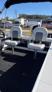 QUINTREX 481 TOP ENDER PRO POWERED BY A YAMAHA VF90LB VMAX SHO OUTBOARD ON A QUINTREX ALUMINIUM I-BEAM 1298 TRAILER - 387442