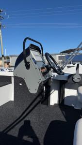 QUINTREX 481 TOP ENDER PRO POWERED BY A YAMAHA VF90LB VMAX SHO OUTBOARD ON A QUINTREX ALUMINIUM I-BEAM 1298 TRAILER - 387442