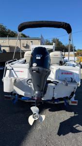 QUINTREX 481 TOP ENDER PRO POWERED BY A YAMAHA VF90LB VMAX SHO OUTBOARD ON A QUINTREX ALUMINIUM I-BEAM 1298 TRAILER - 387442