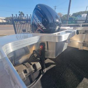 STACER 4.69 OUTLAW SIDE CONSOLE REVOLUTION HULL