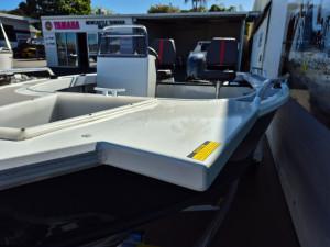 Stacer 429 Outlaw 2027 Side Console SE