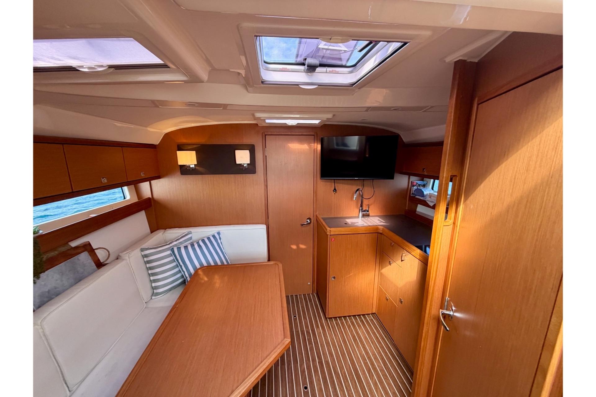 2013 Bavaria 35 Sport Hard Top