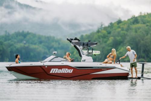 Carousel 2 of Malibu M230