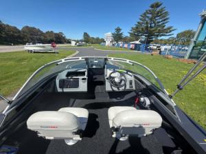 Quintrex 430 Fishabout (NEW B65681)