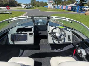 Quintrex 430 Fishabout (NEW B65681)