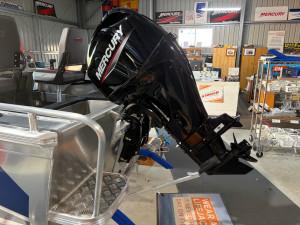 Stacer 429 Outlaw Side Console