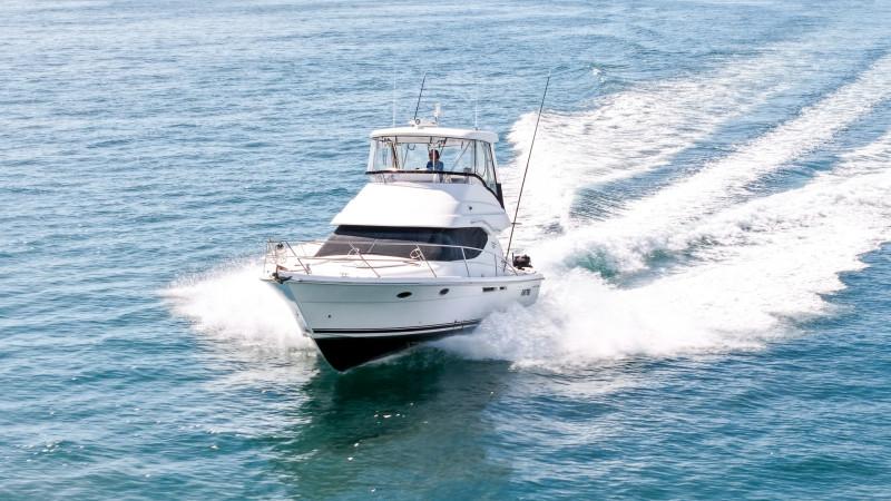 2007 MUSTANG M37 FLYBRIDGE 