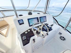 2007 MUSTANG M37 FLYBRIDGE 