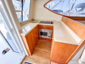 2007 MUSTANG M37 FLYBRIDGE 