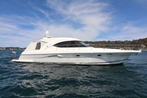 Riviera 4700 Sport Yacht