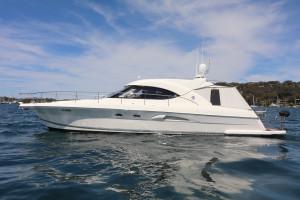 Riviera 4700 Sport Yacht