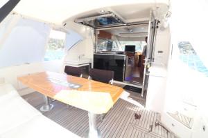 Riviera 4700 Sport Yacht