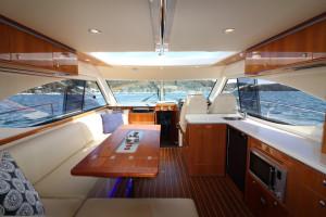 Riviera 4700 Sport Yacht