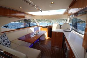 Riviera 4700 Sport Yacht