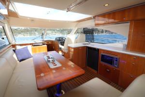 Riviera 4700 Sport Yacht