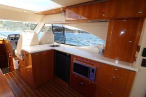 Riviera 4700 Sport Yacht