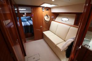 Riviera 4700 Sport Yacht