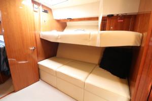 Riviera 4700 Sport Yacht