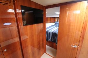 Riviera 4700 Sport Yacht