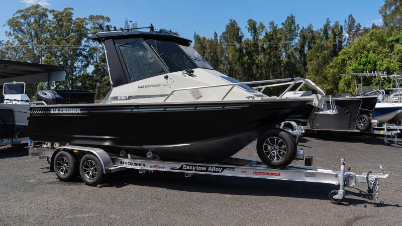 Bar Crusher 670HT & Suzuki Marine DF200APX STEALTH Boat Motor Trailer Package