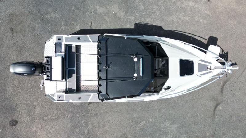 Bar Crusher 670HT & Suzuki Marine DF200APX STEALTH Boat Motor Trailer Package